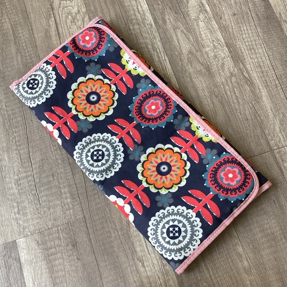 Ju-Ju-Be Dancing Dahlias Large Overnight Diaper Bag - Picture 12 of 16